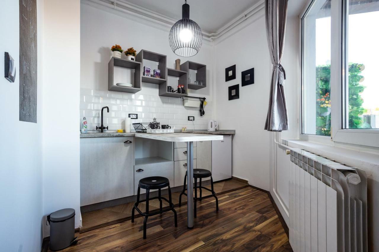 Urban Chic Apartment Novi Sad Bagian luar foto